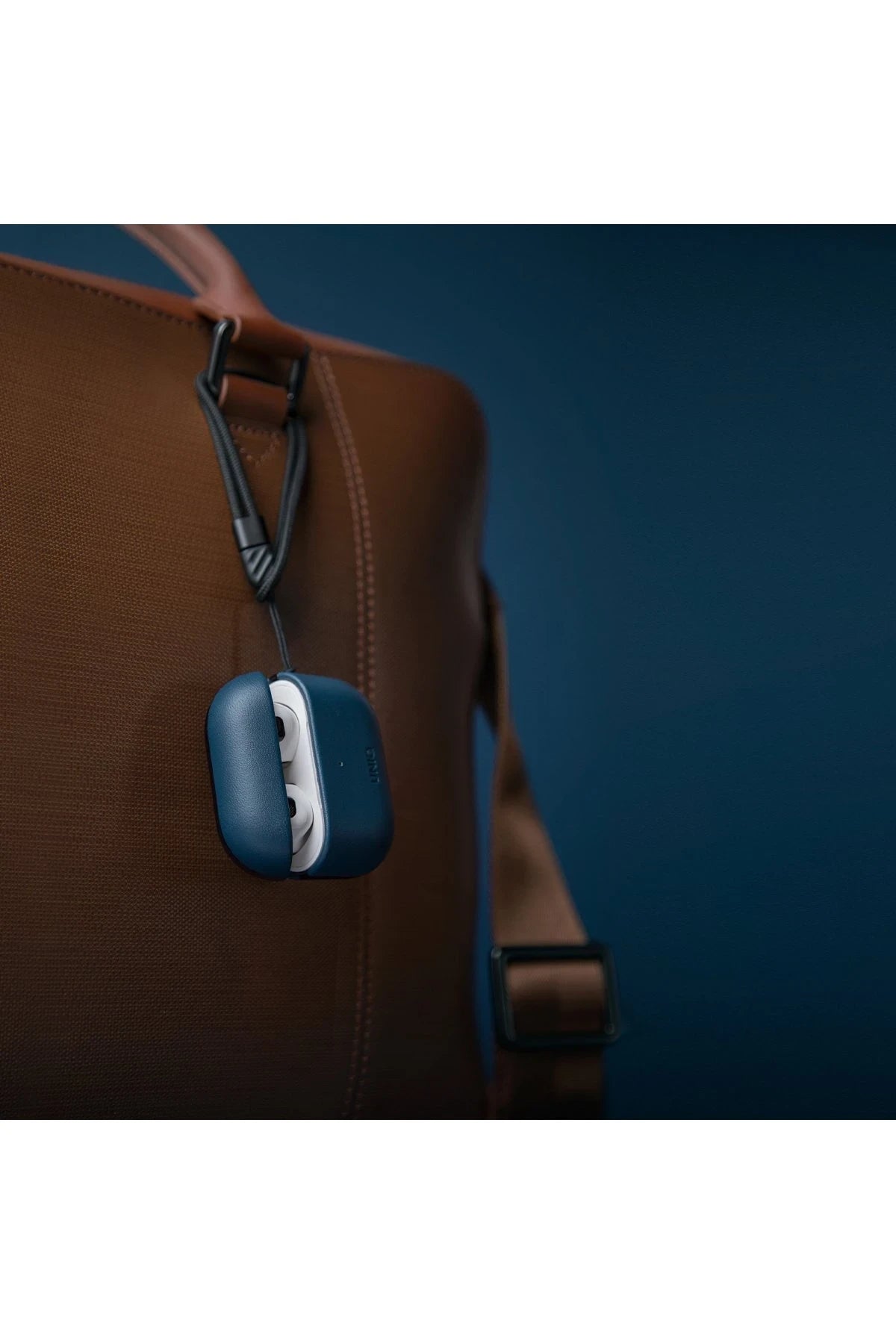 Uniq Airpods 3 (3.nesil) Terra Genuine Deri Kılıf