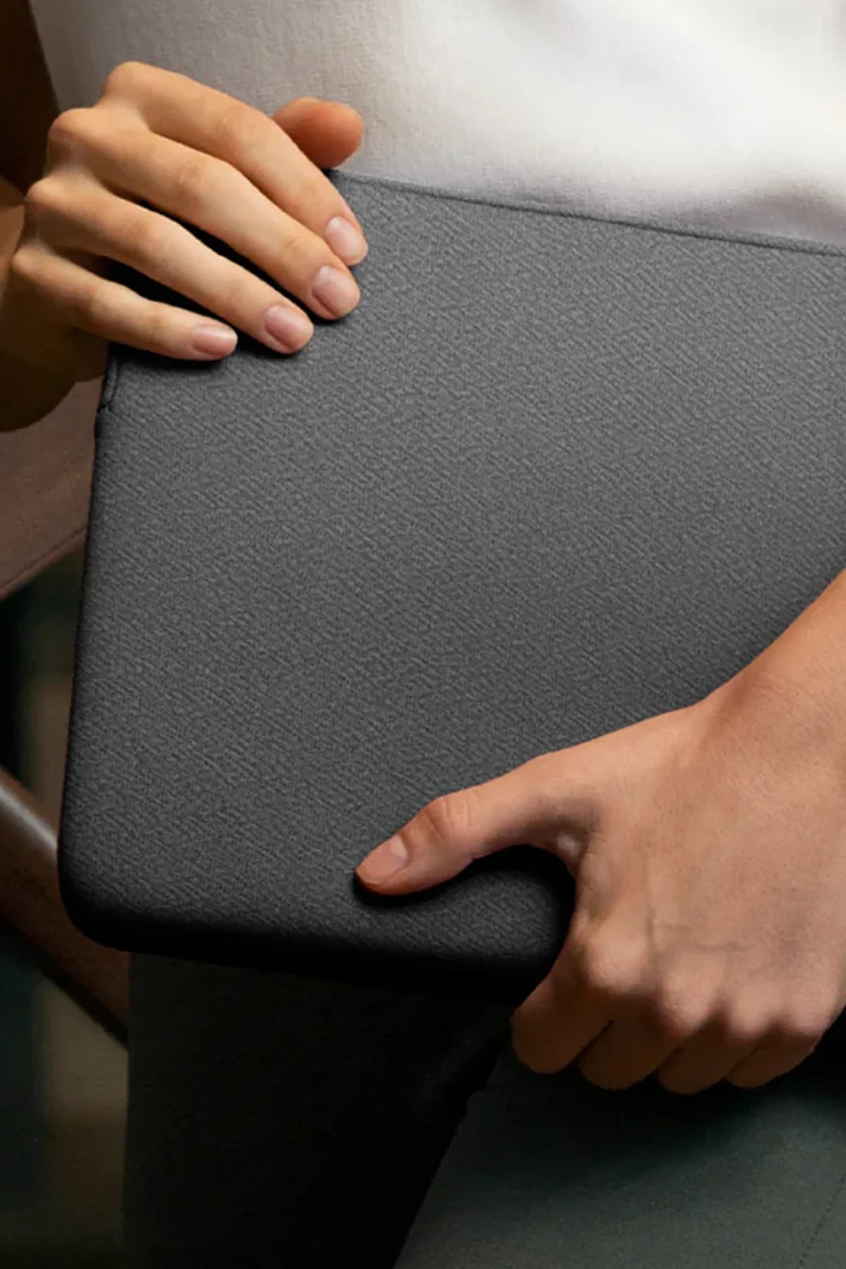 Uniq Cyprus Su Geçirmez Neopren Kumaş 14inç Laptop Çanta
