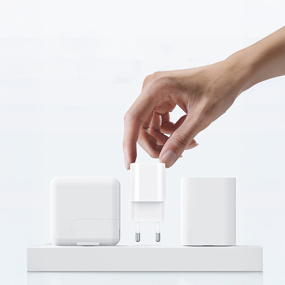 Wiwu Wi-G017 Cube Serisi Type-C PD & USB-A GaN Tech PD 33W Hızlı Şarj Özellikli Mini Şarj Başlığı