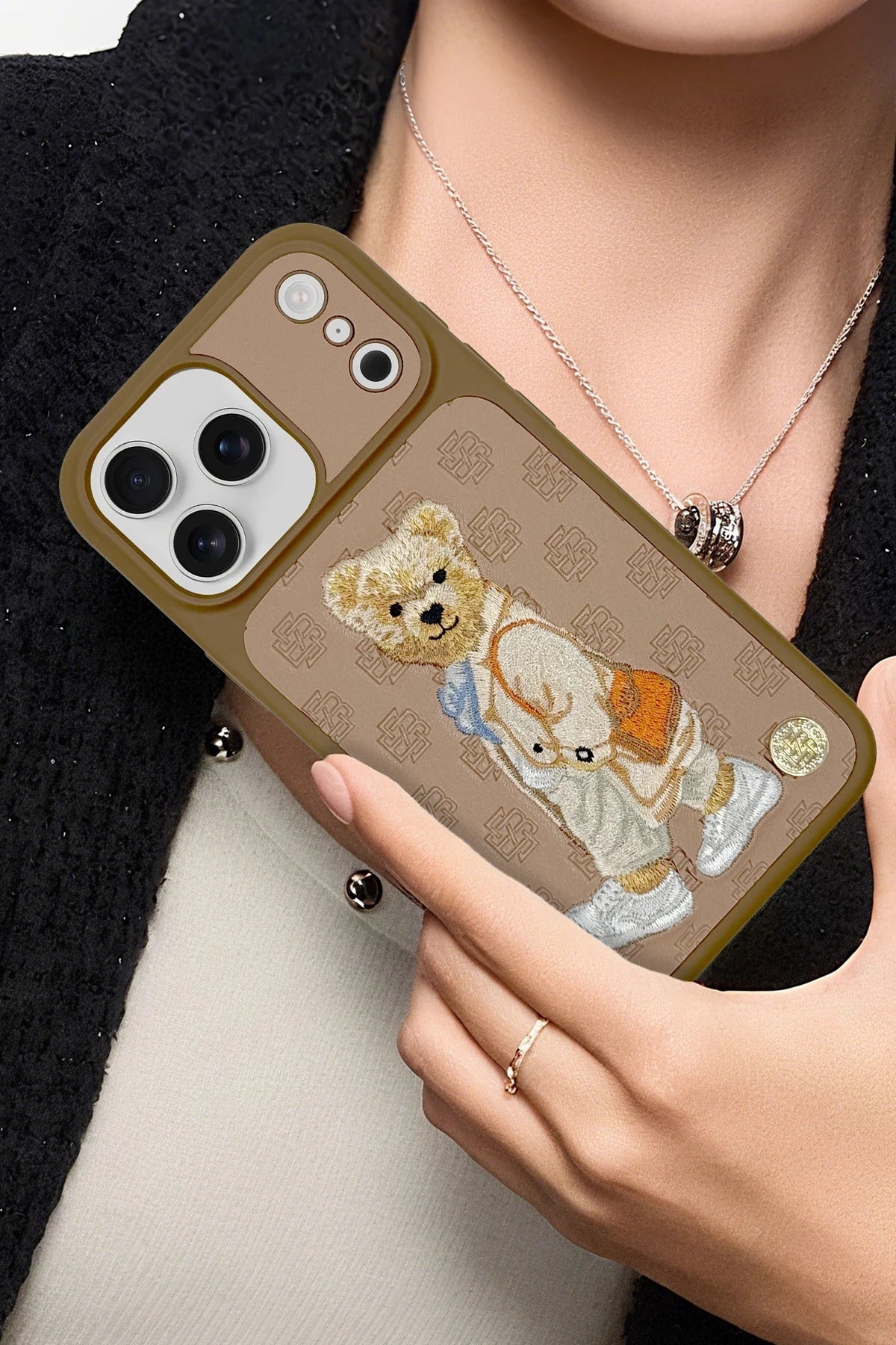 ZuckBear Apple iPhone 17 Pro Max Paris Gentleman Telefon Kılıfı