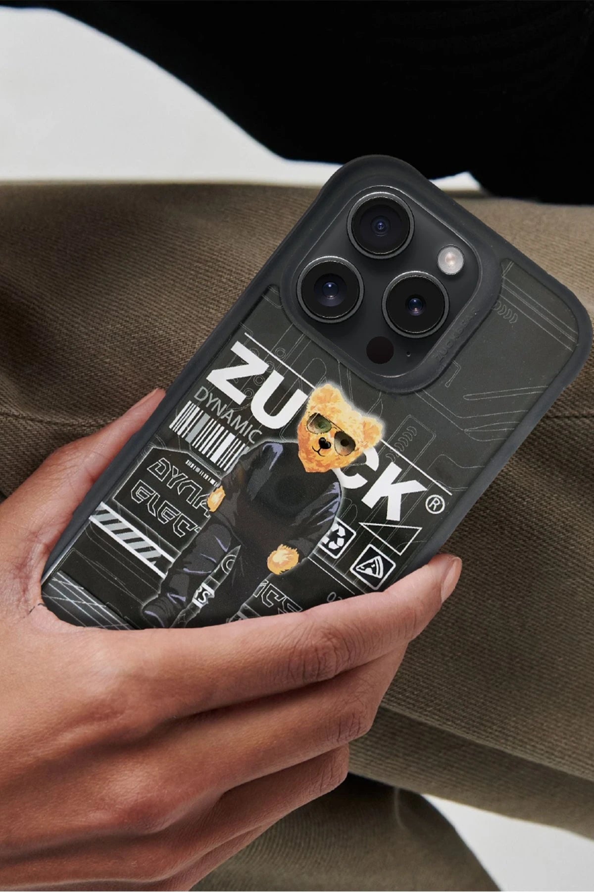 ZuckBear iPhone 15 Pro Colby Light Telefon Kılıfı