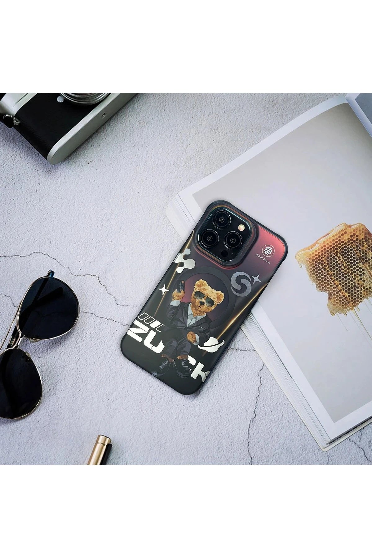 ZuckBear iPhone 15 Pro Max Berlin Boss Magsafe Telefon Kılıfı