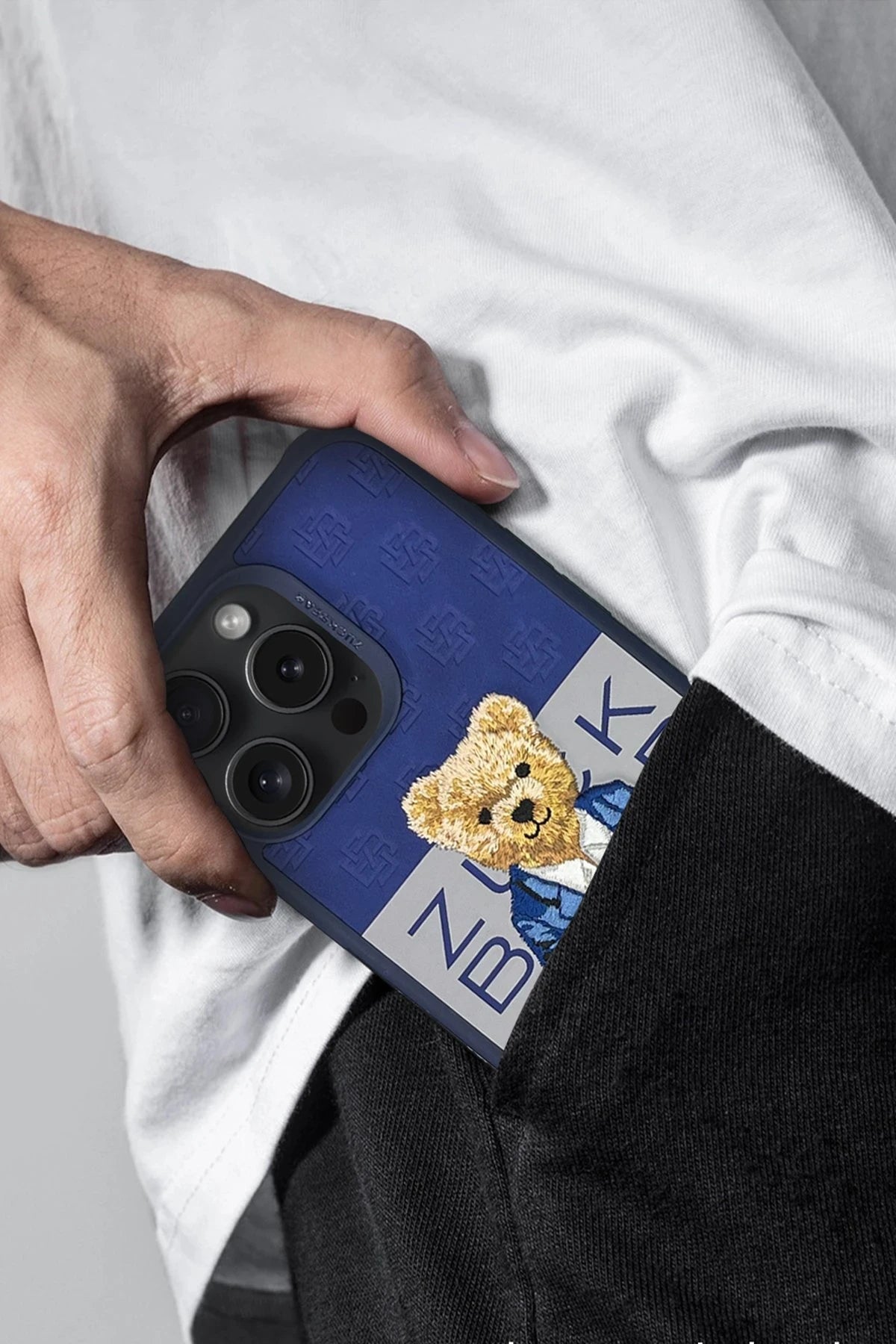 ZuckBear iPhone 15 Pro Paris Gentleman Telefon Kılıfı