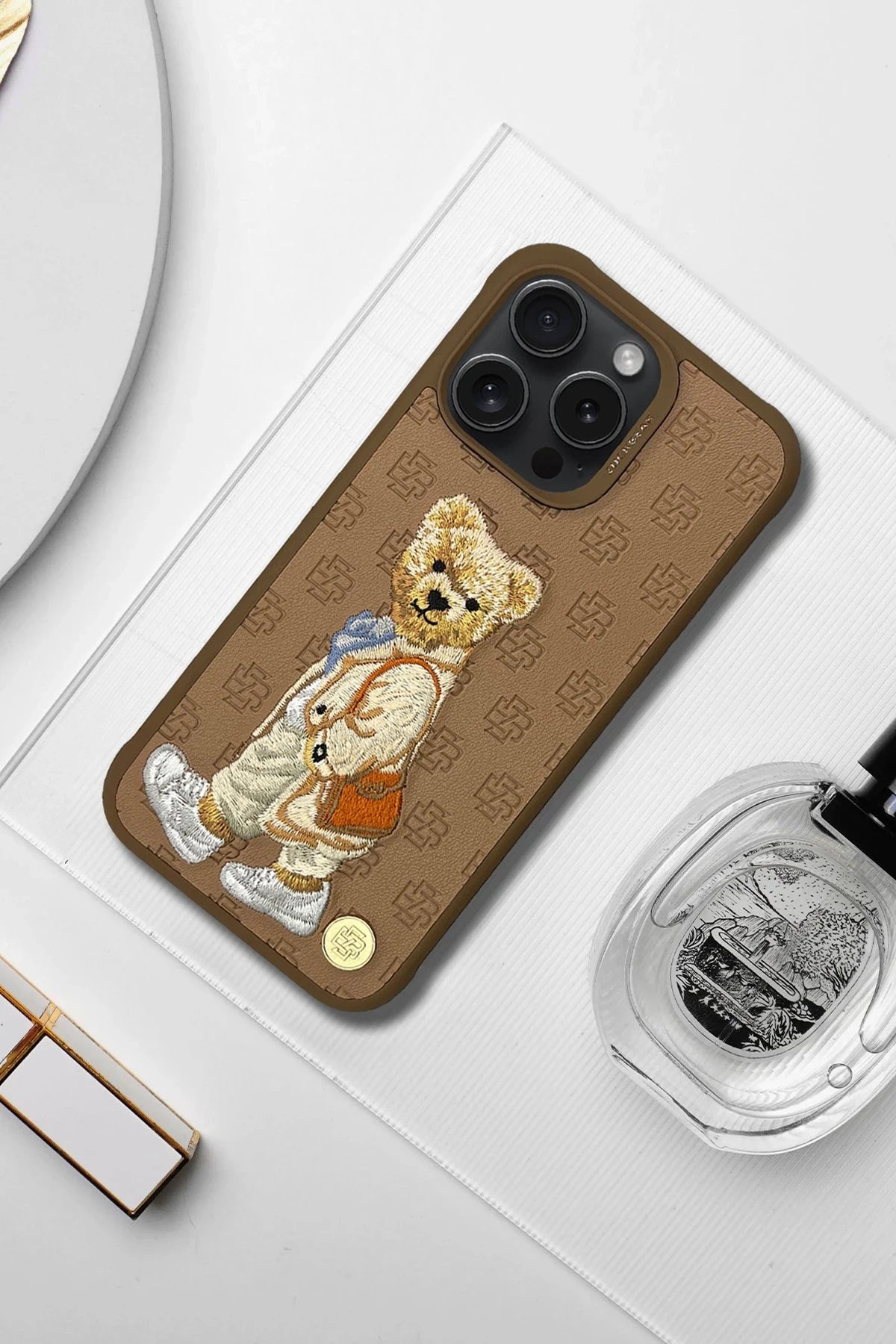 ZuckBear iPhone 15 Pro Paris Gentleman Telefon Kılıfı